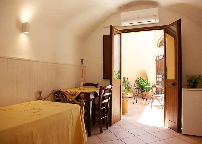 ゲストハウス Antica Dimora - Ospitalita E Tradizione 4*